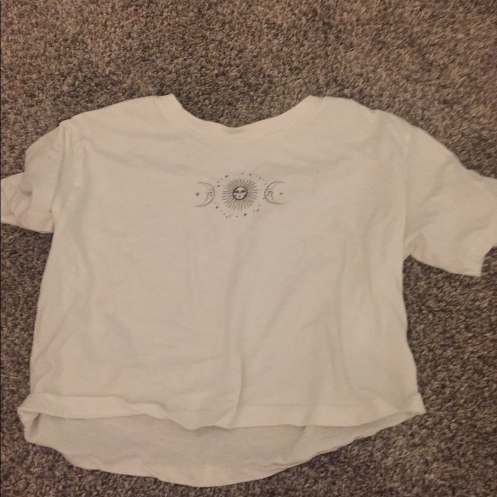 Cropped white tee